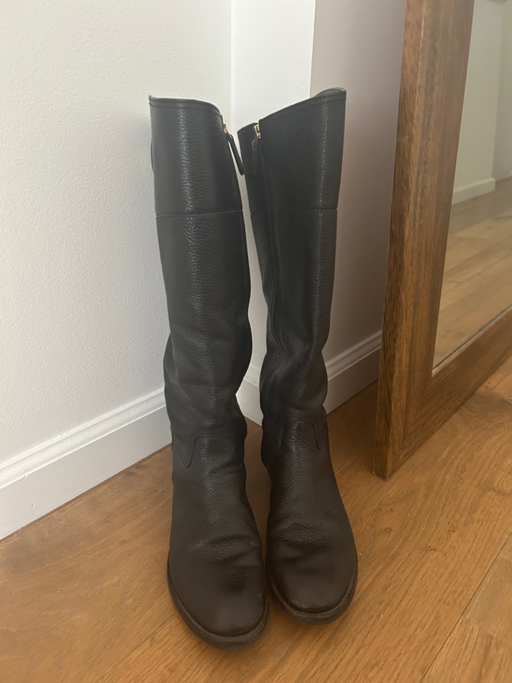 Tory Burch Black Leather Knee-High Boots with Gold Logo - Picture 3 of 4